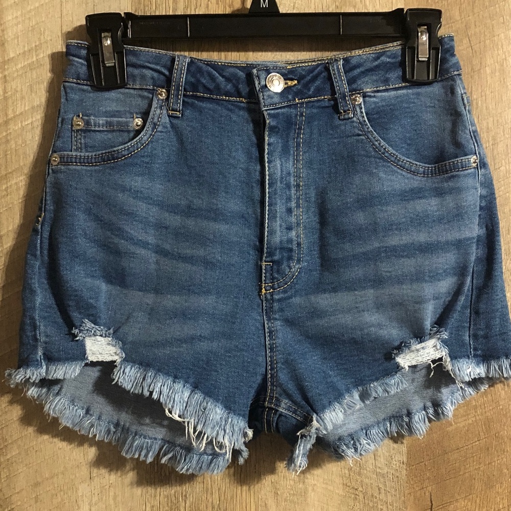 Love Tree Distressed Frayed Hem Denim Shorts - Blue Stretch